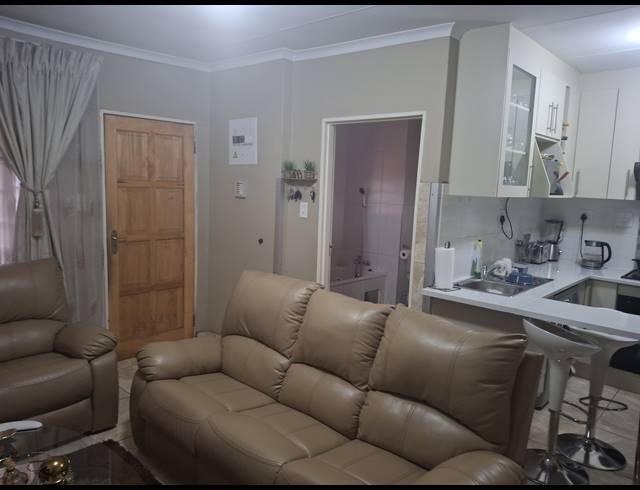 2 BEDROOM APARTMENT FOR SALE IN COMMERCIA